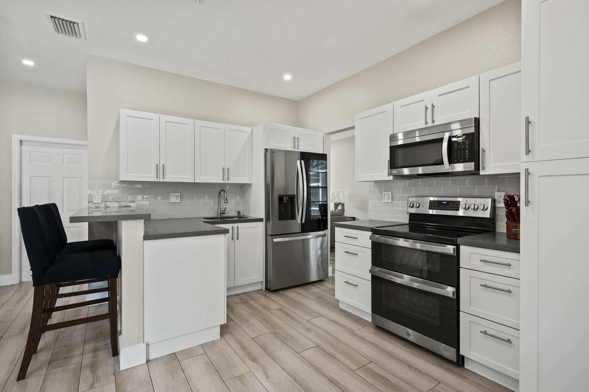 REGENCY LAKES AT COCONUT - Residential