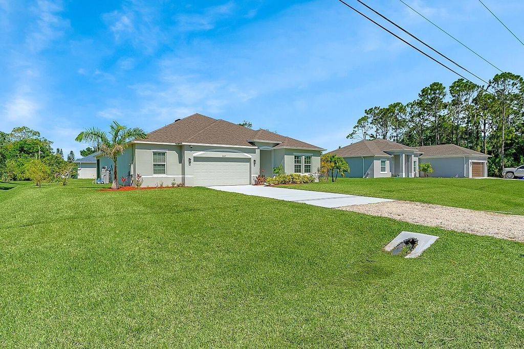 Photo of 8645 95th Avenue, Vero Beach, FL 32967 (MLS # R11091131)