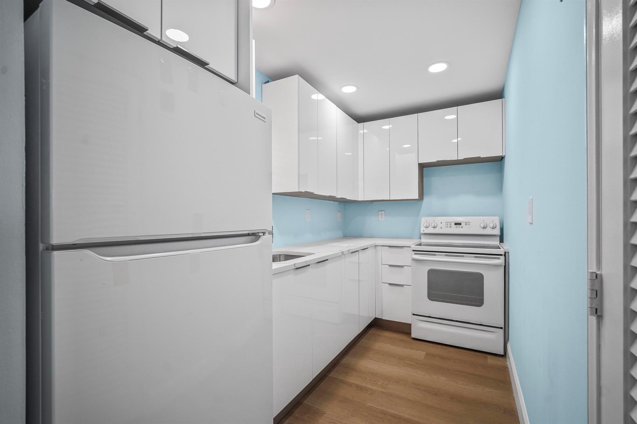 3201 NE 14th St Causeway 609