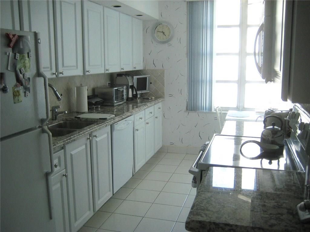 Plaza South - Residential Lease