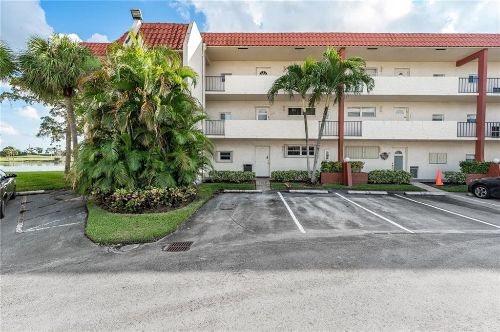 Hollybrook Golf & Tennis - Residential