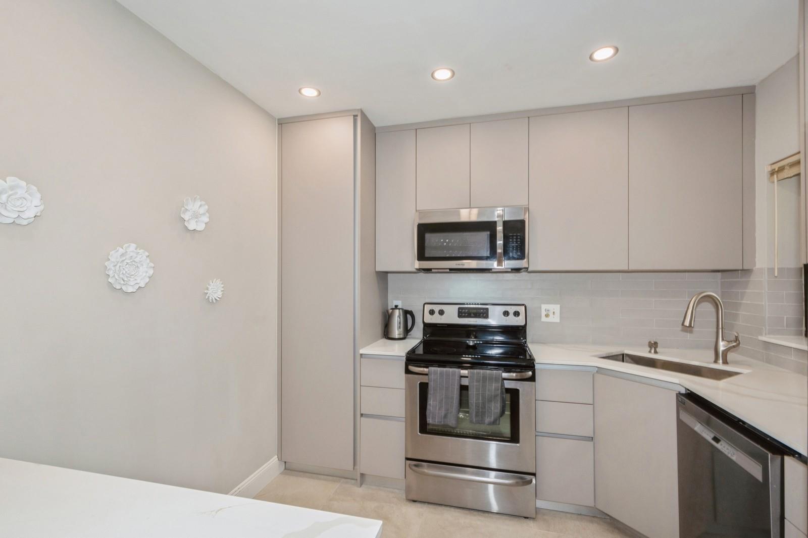 Baywood Village 3 - Residential Lease