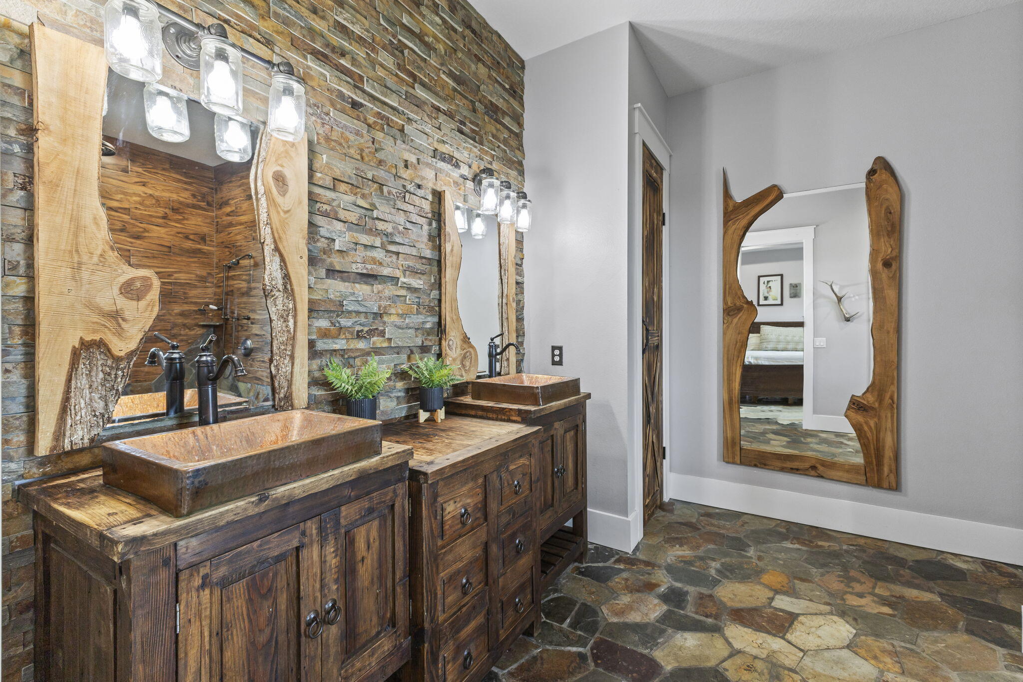 METES AND BOUNDS - Residential