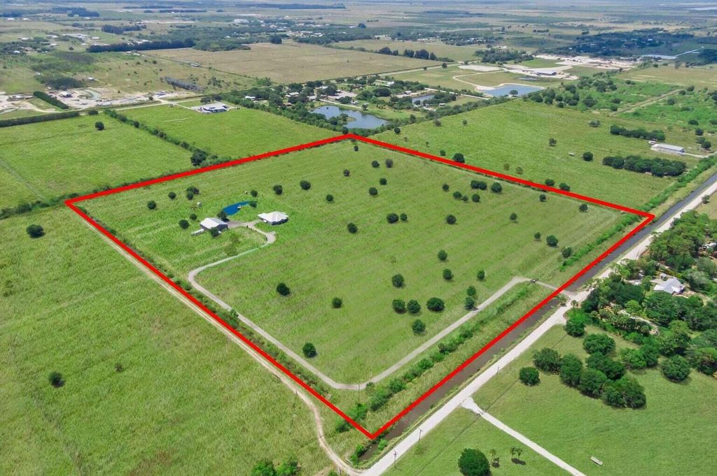 Photo of 1545 Pulitzer Road, Fort Pierce, FL 34945 (MLS # R11161828)