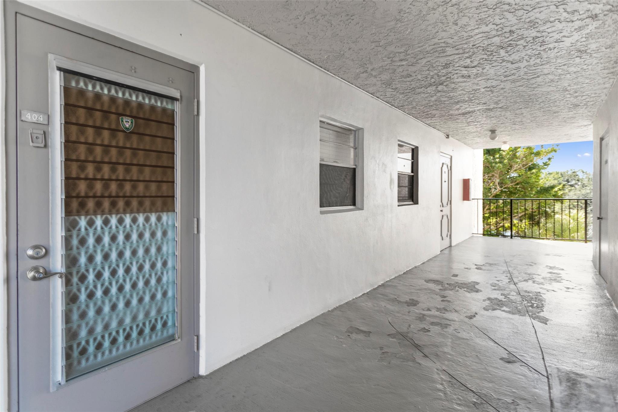 9230 Lagoon Pl 404