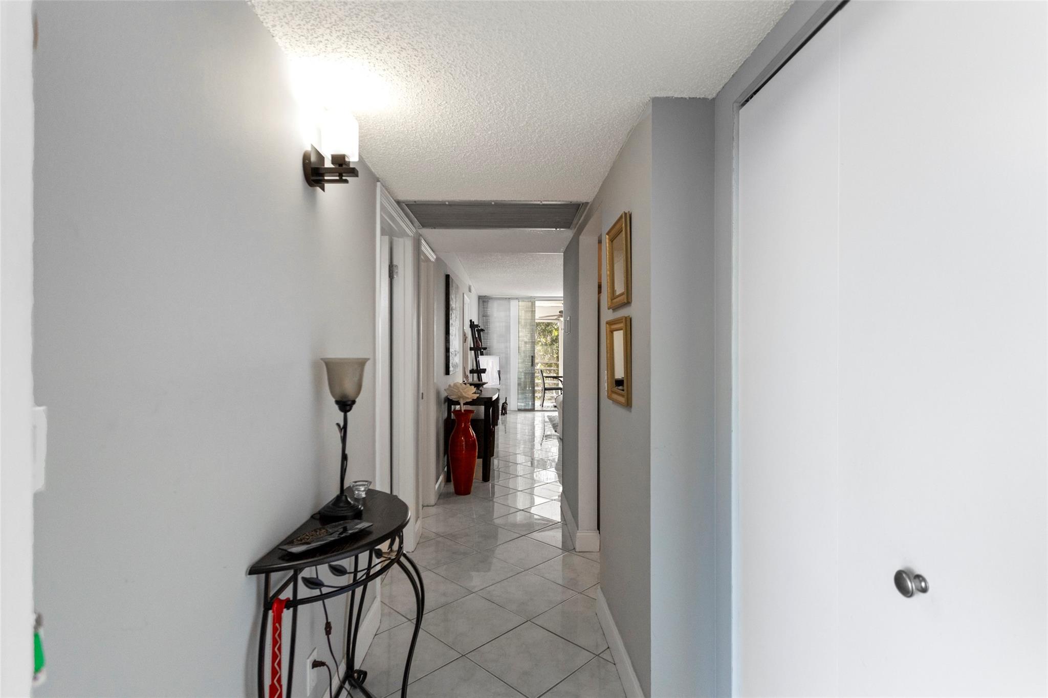9230 Lagoon Pl 404