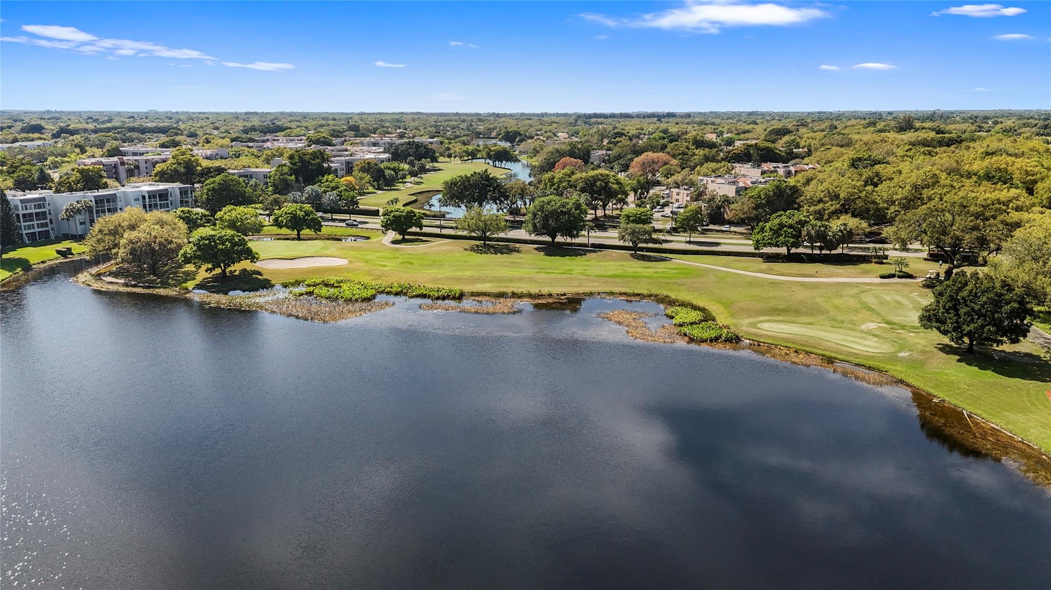 9230 Lagoon Pl 404