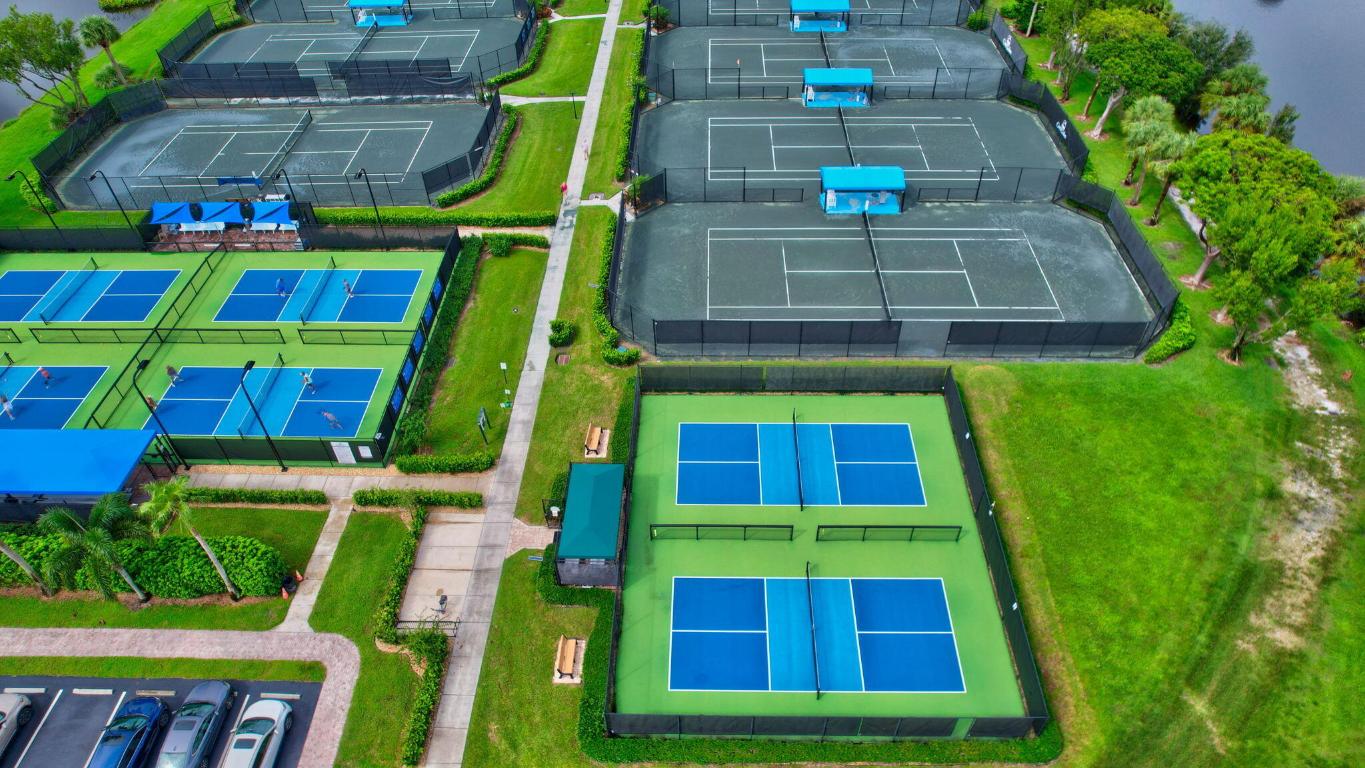 CORAL LAKES - Residential