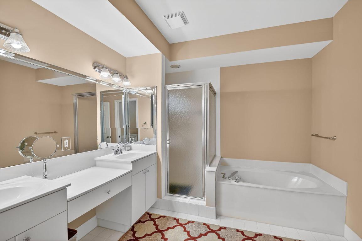 CORAL LAKES - Residential