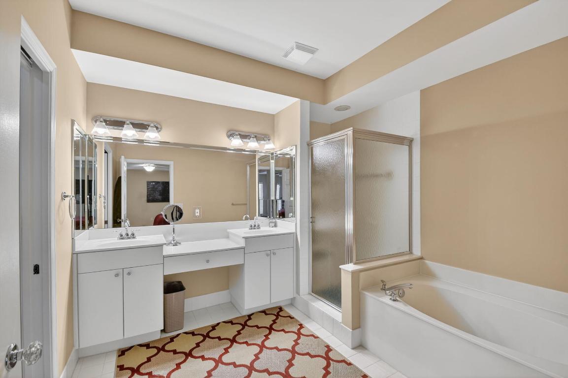 CORAL LAKES - Residential