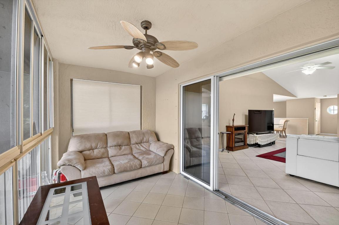 CORAL LAKES - Residential