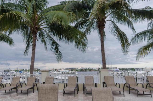 MOORINGS AT LANTANA CONDO - Residential Lease