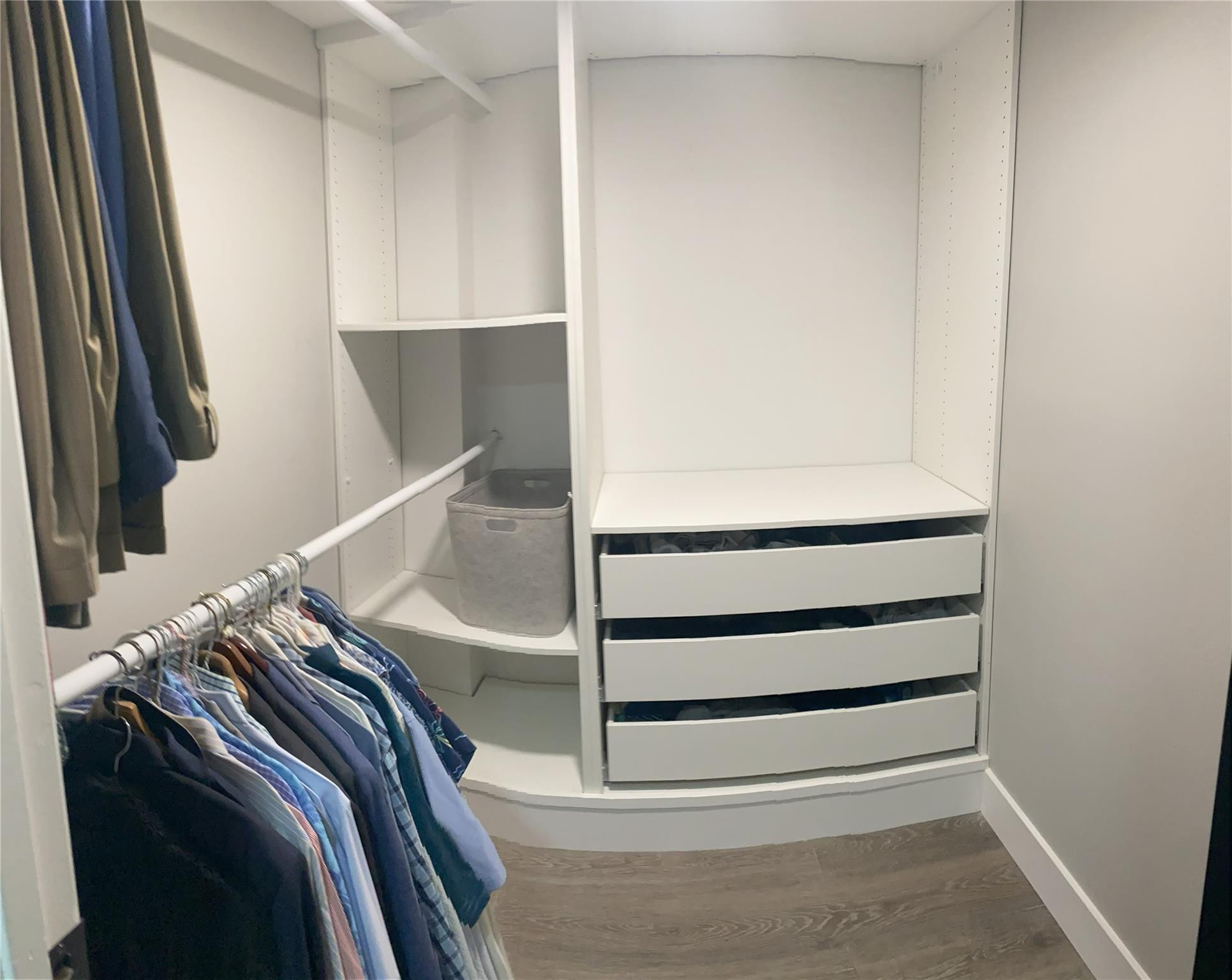GREEN LAKES CONDO 1 THRU 21 OR3248P1 - Residential