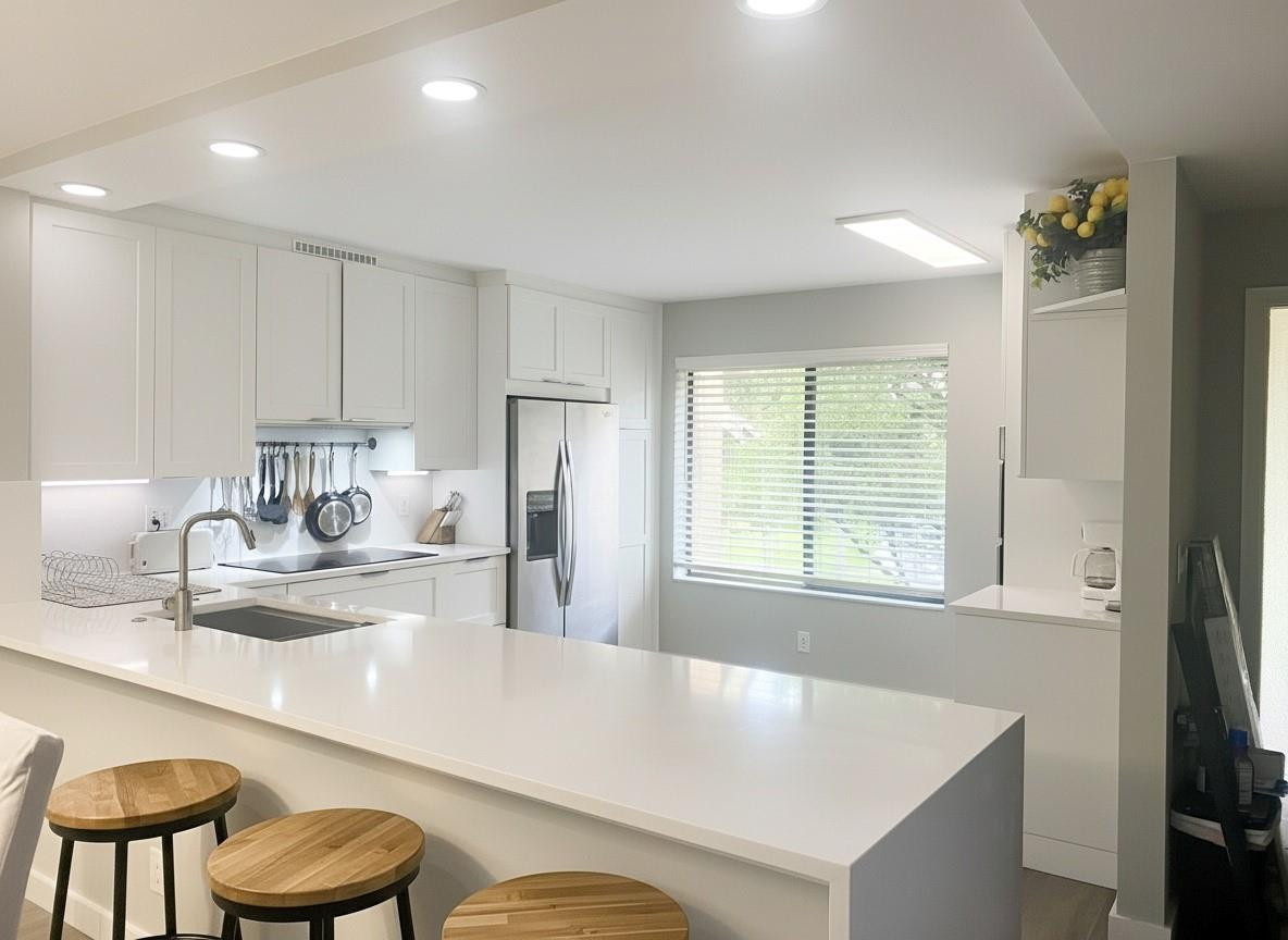 GREEN LAKES CONDO 1 THRU 21 OR3248P1 - Residential