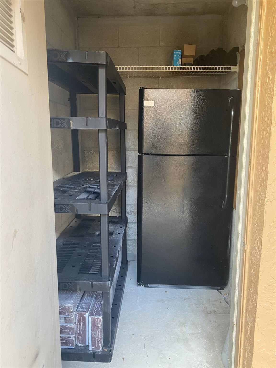 GREEN LAKES CONDO 1 THRU 21 OR3248P1 - Residential