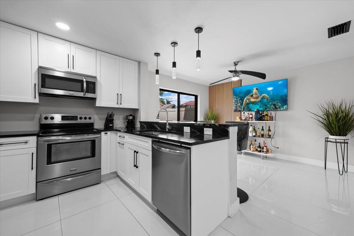 WELLINGTON TR 42B - Residential Lease