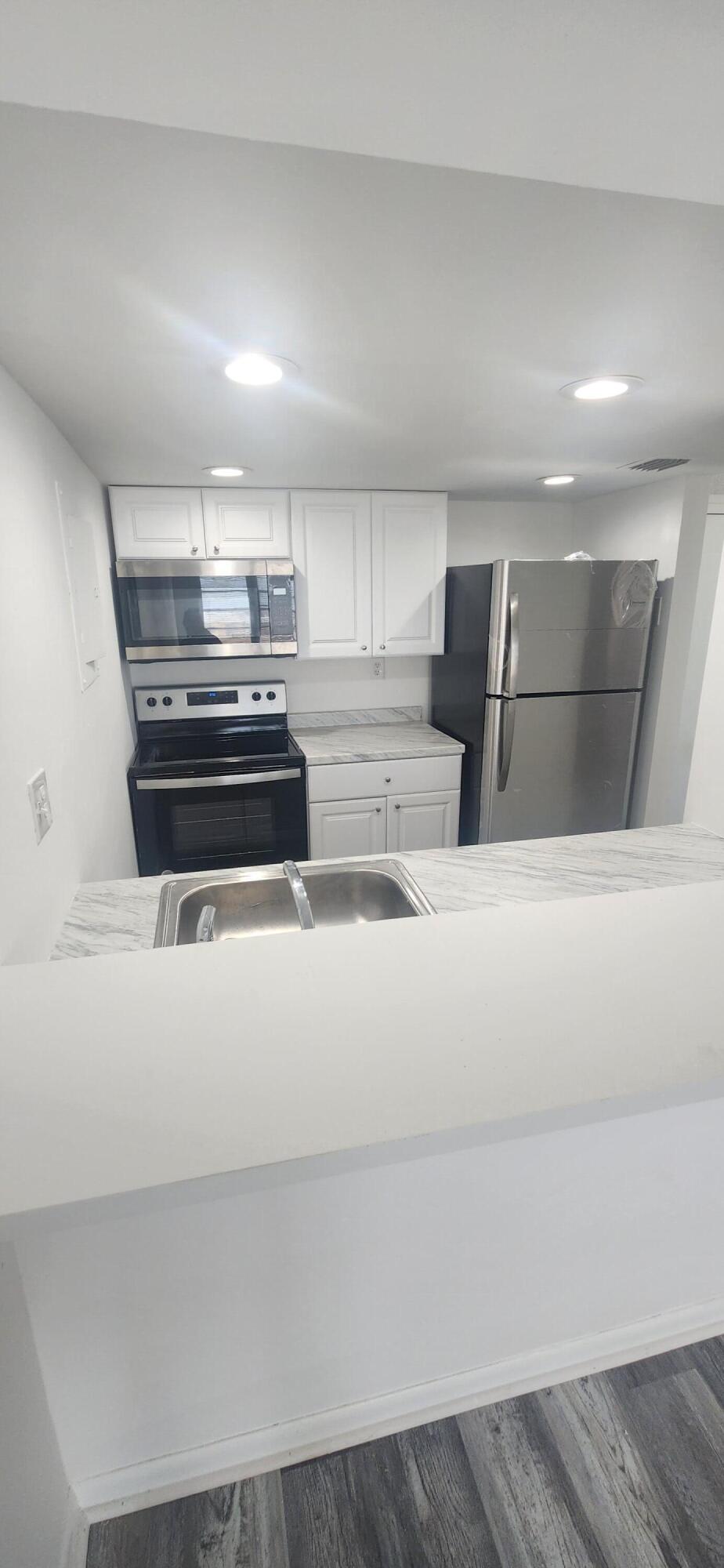 LA CASTELLANA CONDO - Residential Lease
