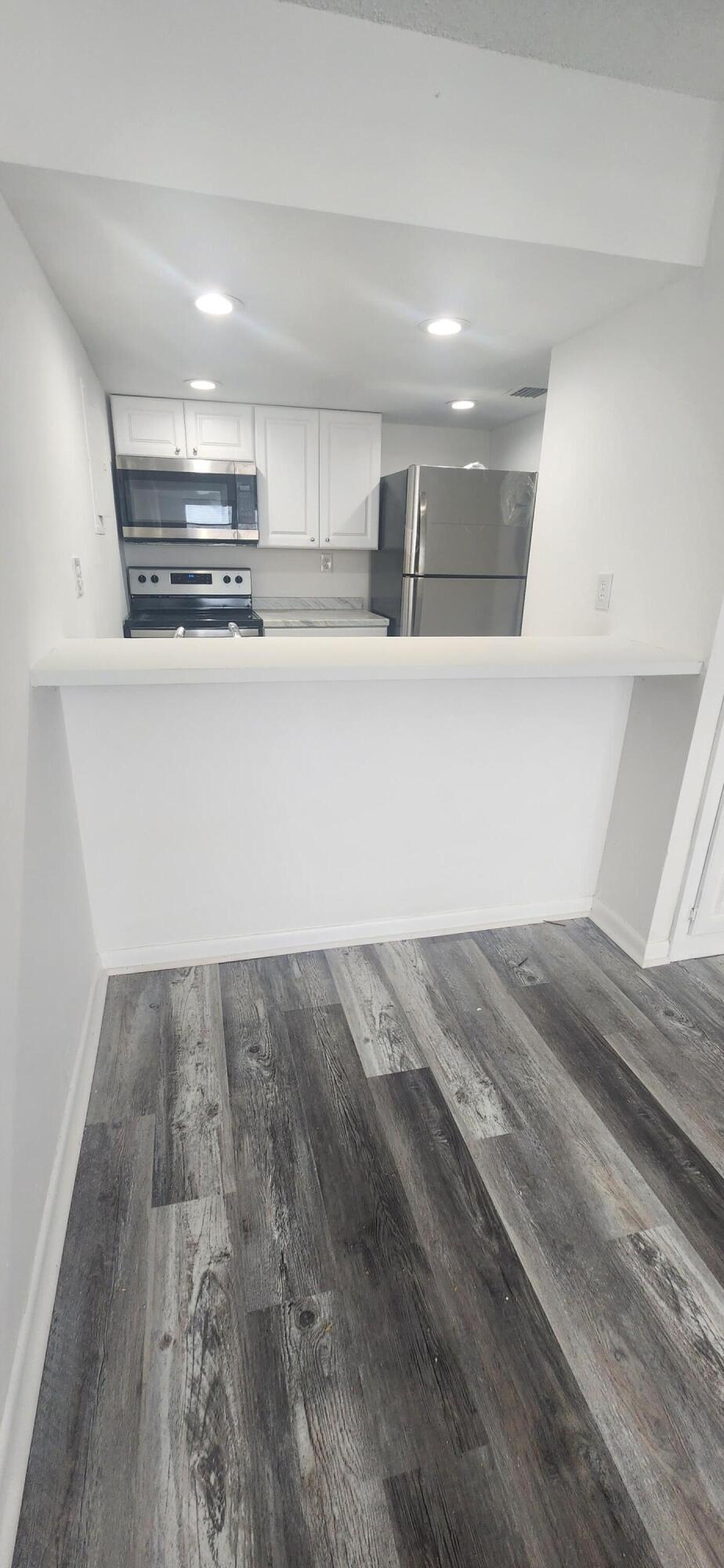 LA CASTELLANA CONDO - Residential Lease