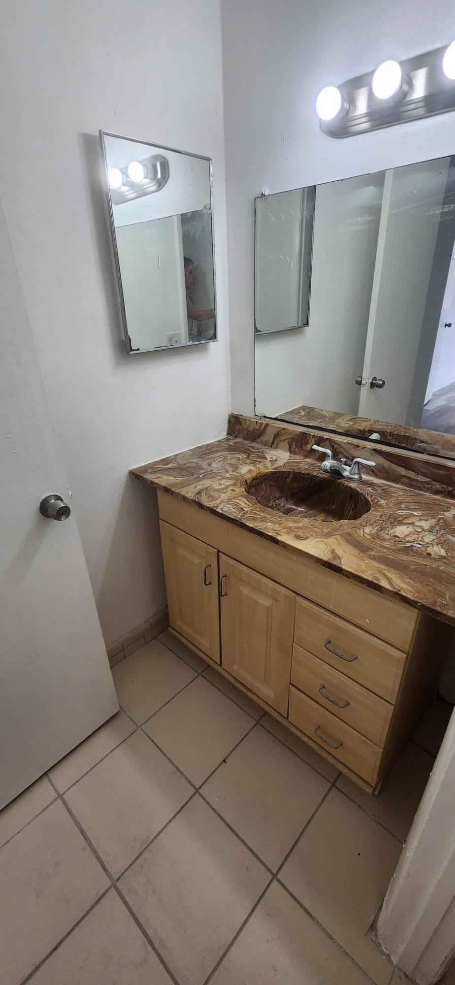 LA CASTELLANA CONDO - Residential Lease