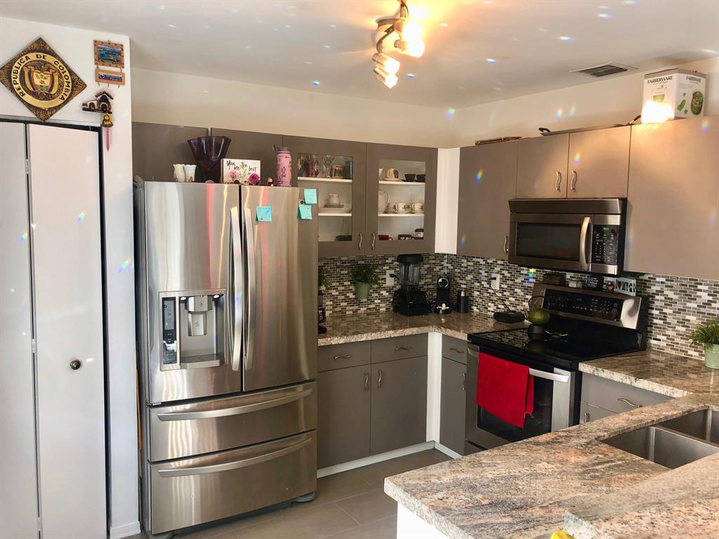 OLYMPIA & YORK RESIDENTIAL PLAT - Residential Lease