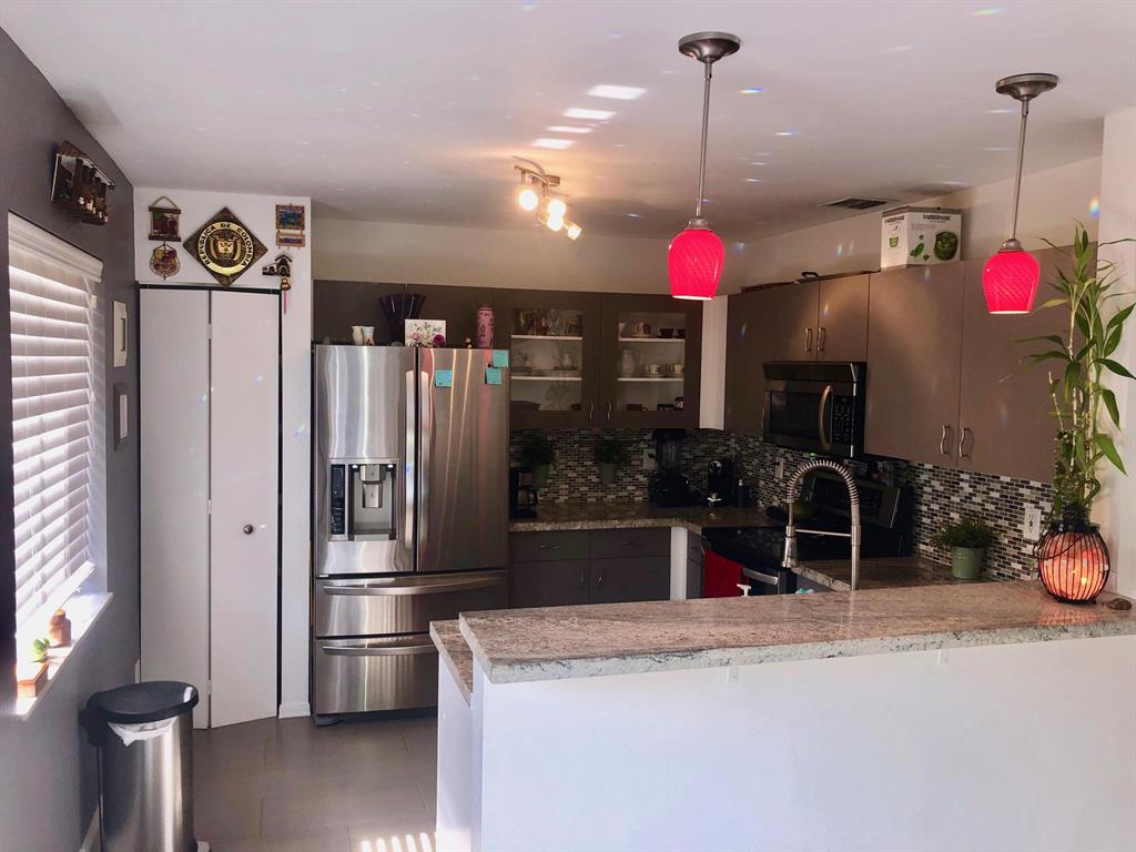 OLYMPIA & YORK RESIDENTIAL PLAT - Residential Lease