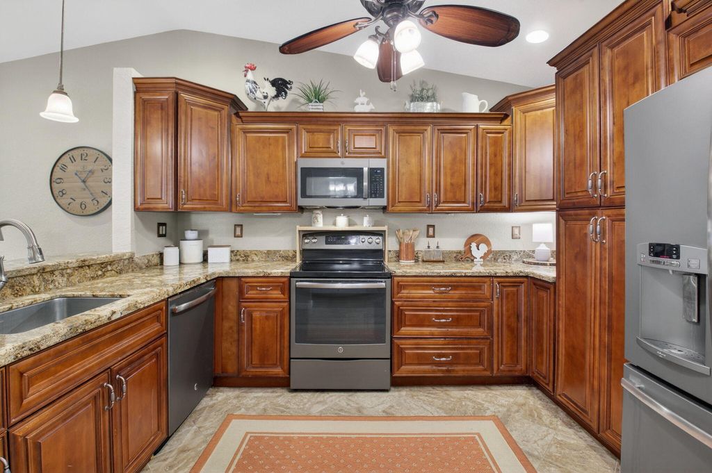 Photo of 41 Mayfair Lane, Boynton Beach, FL 33426 (MLS # R11162396)