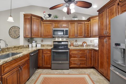 Photo of 41 Mayfair Lane, Boynton Beach, FL 33426 (MLS # R11162396)