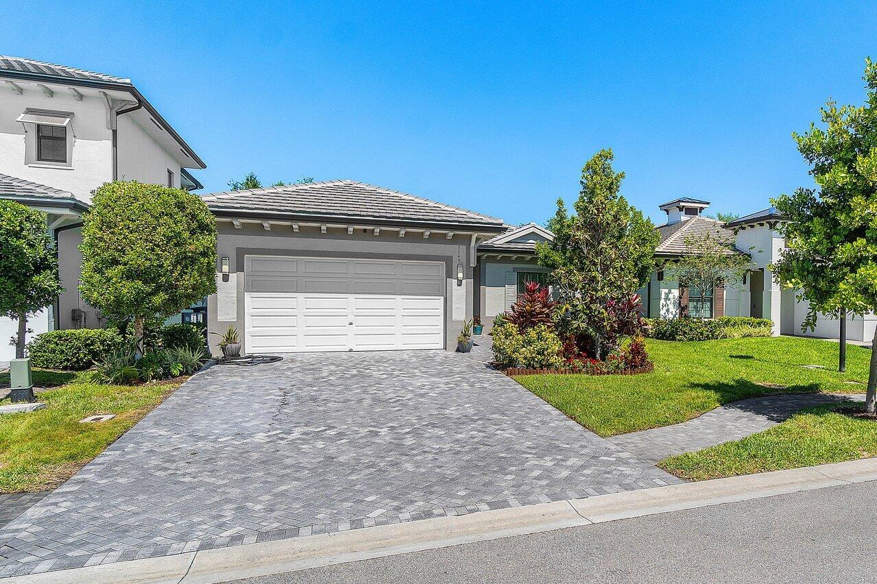 3049 Safflower Circle, West Palm Beach, FL, 33401/$1,325,000 2 3049 Safflower Circle