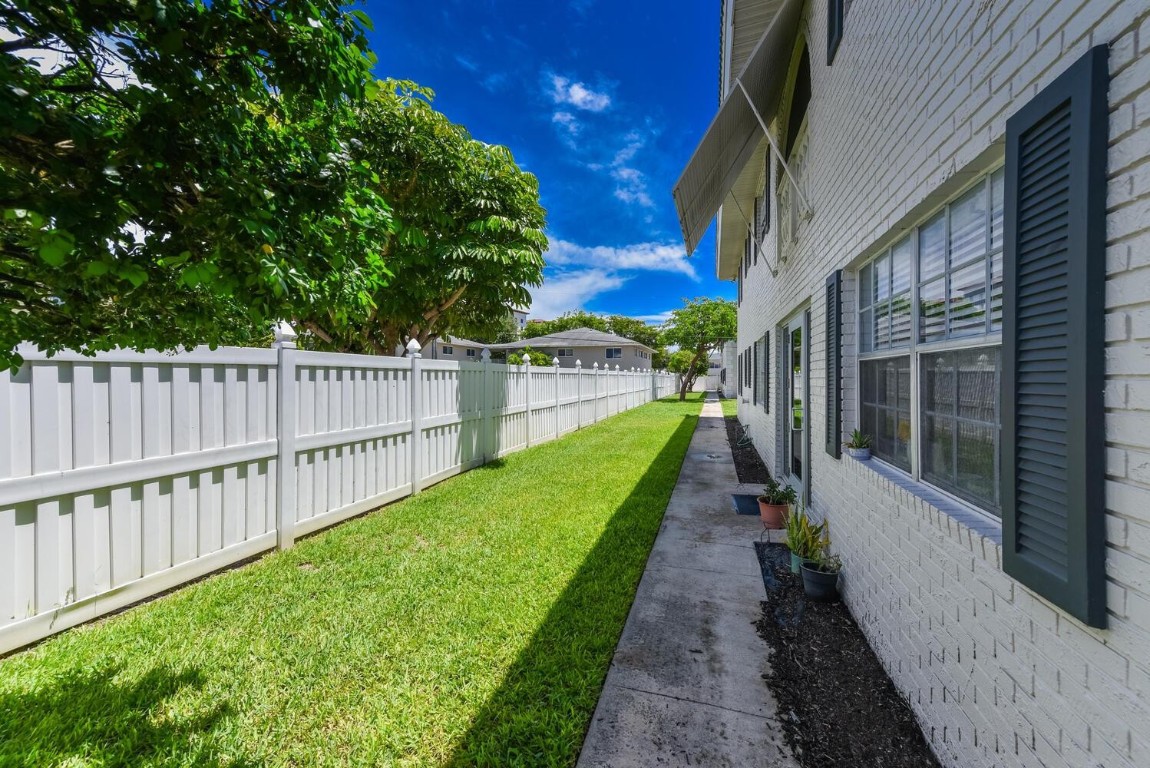 Golden Arrow Condo - Residential