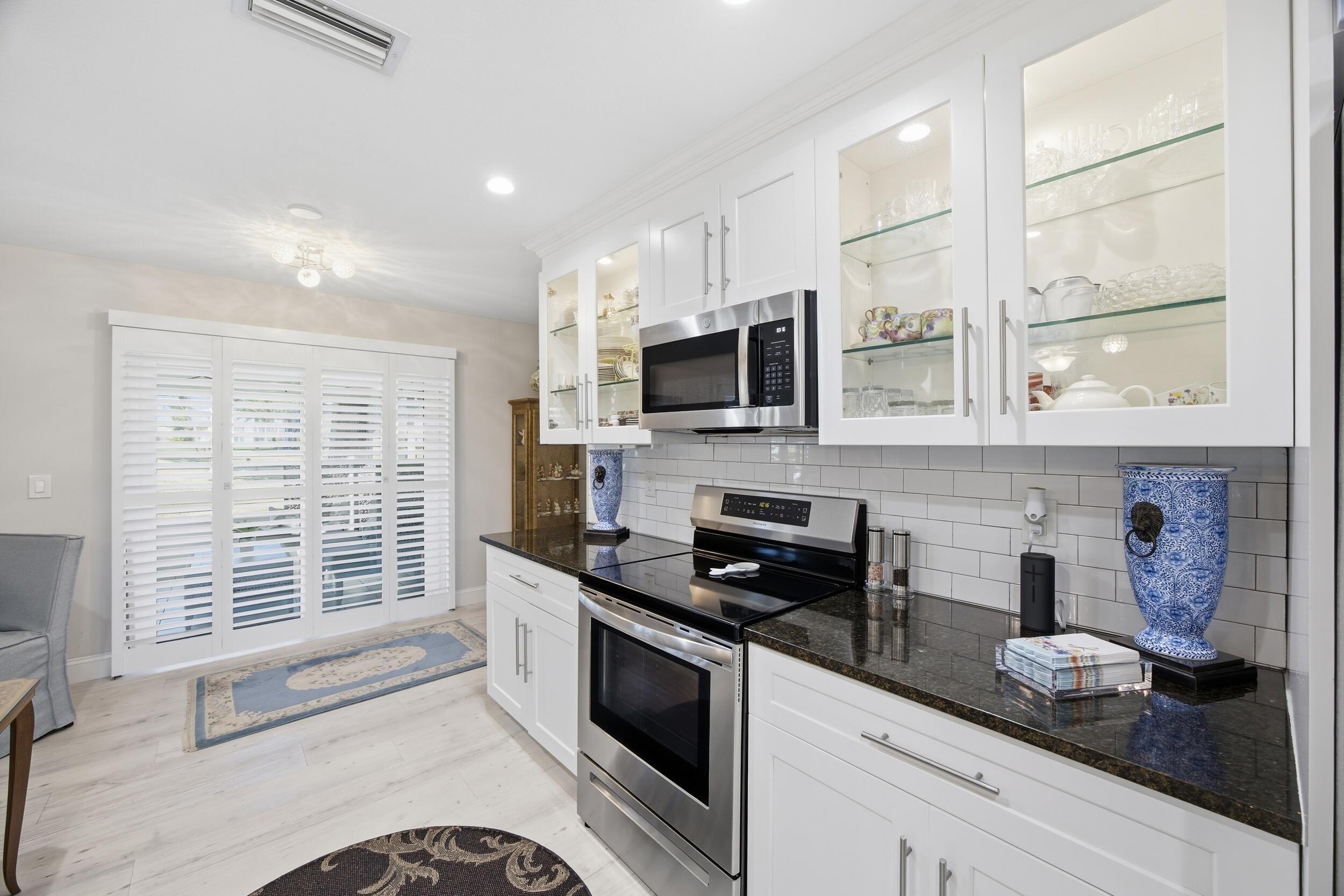 IROQUOIS PARK - Residential