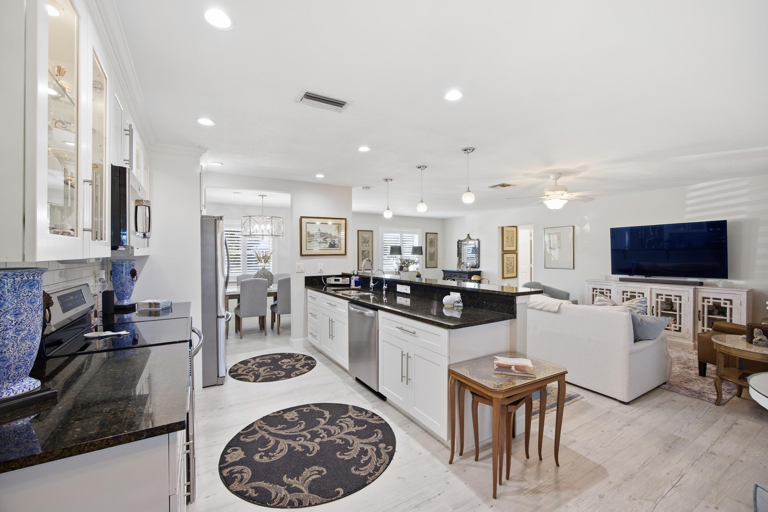 IROQUOIS PARK - Residential