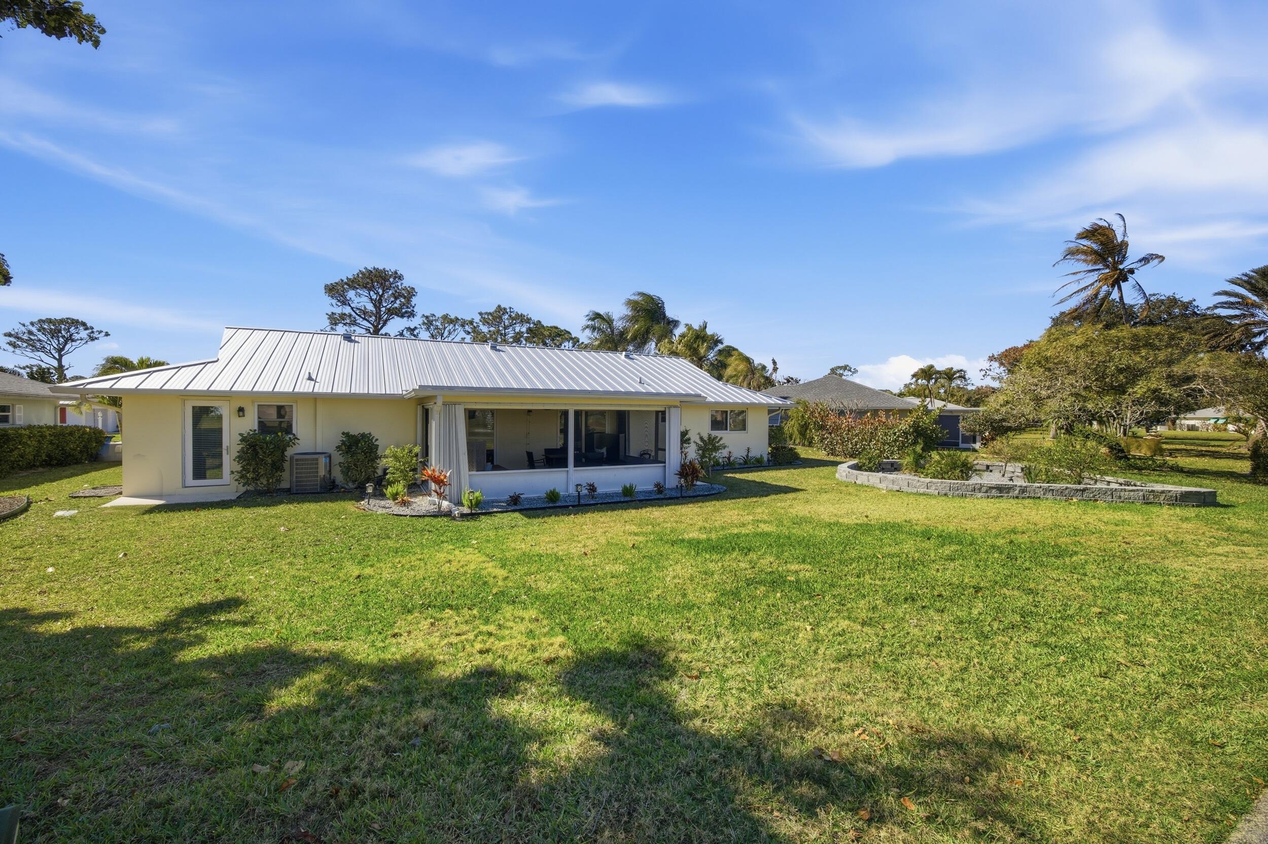 IROQUOIS PARK - Residential