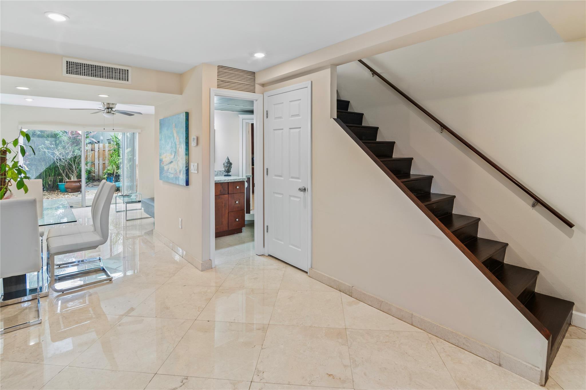 RACQUET CLUB - Residential Lease