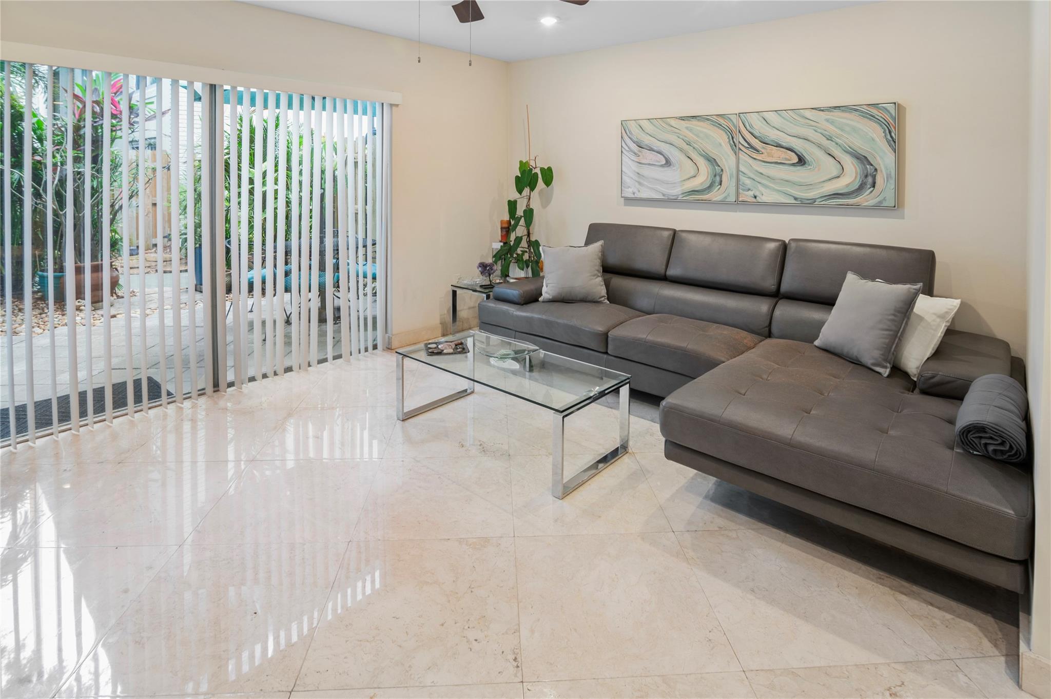 RACQUET CLUB - Residential Lease