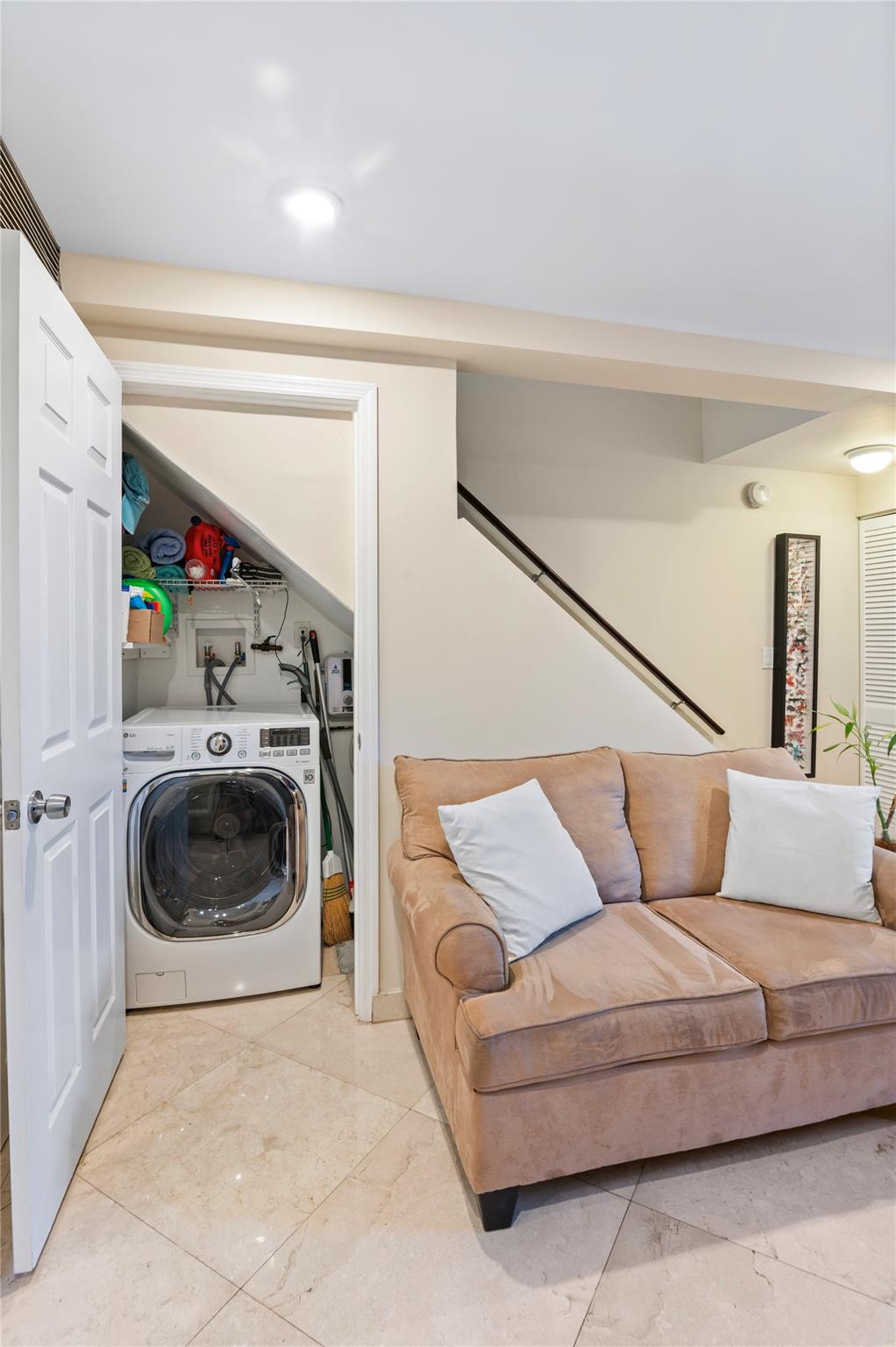 RACQUET CLUB - Residential Lease