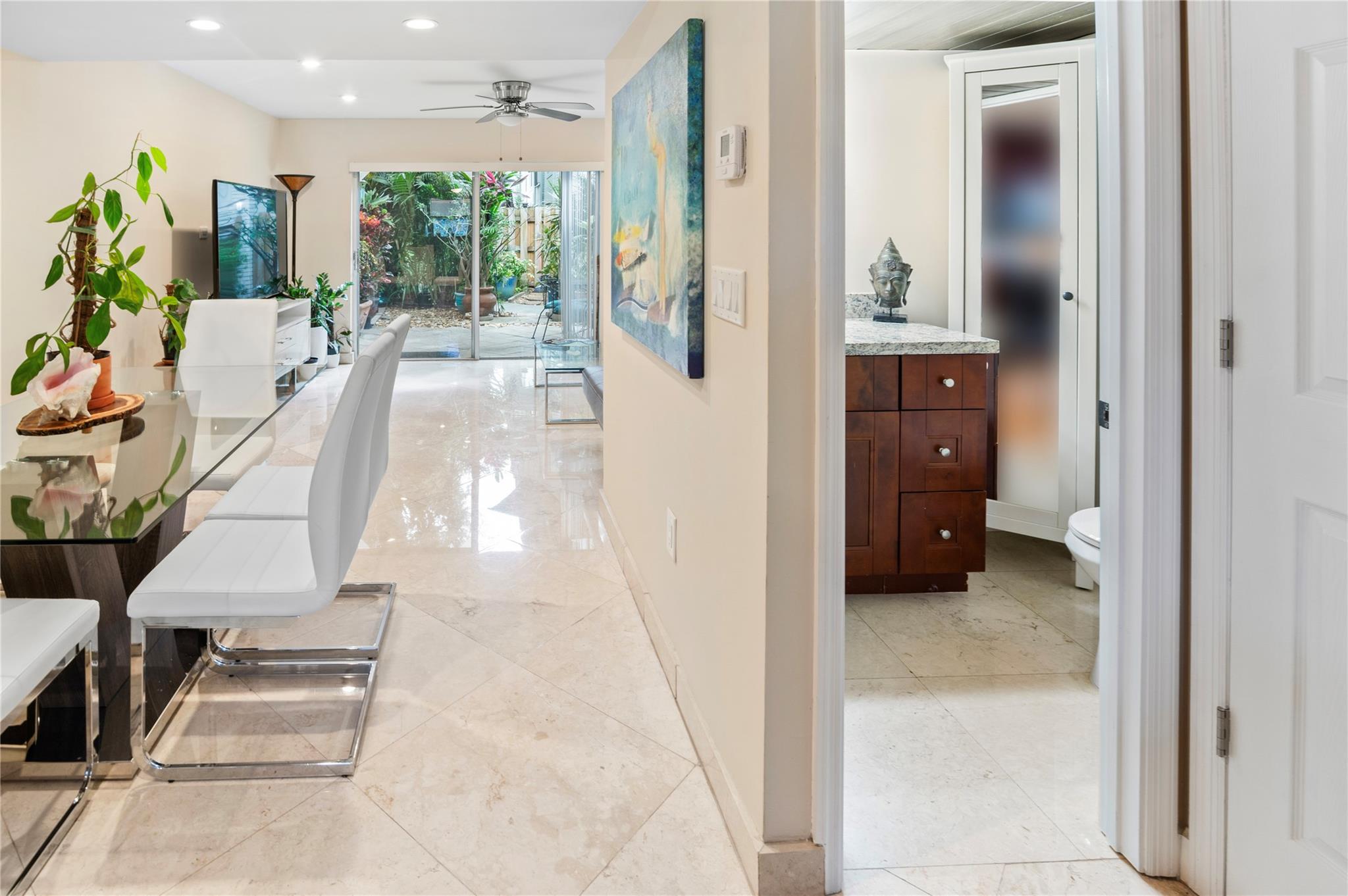 RACQUET CLUB - Residential Lease
