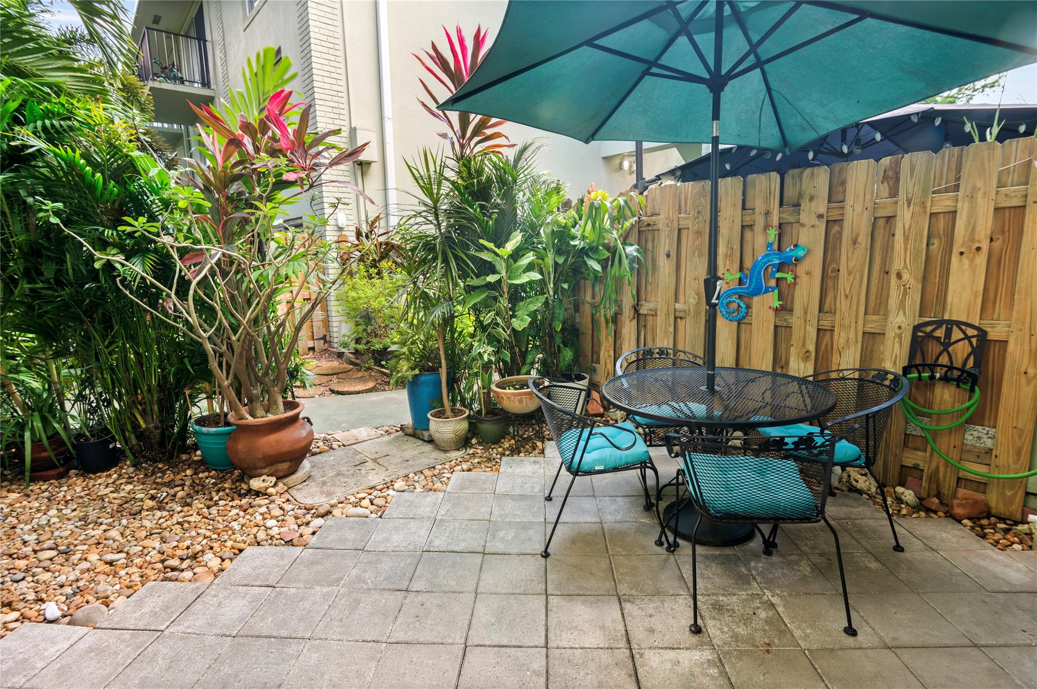 RACQUET CLUB - Residential Lease