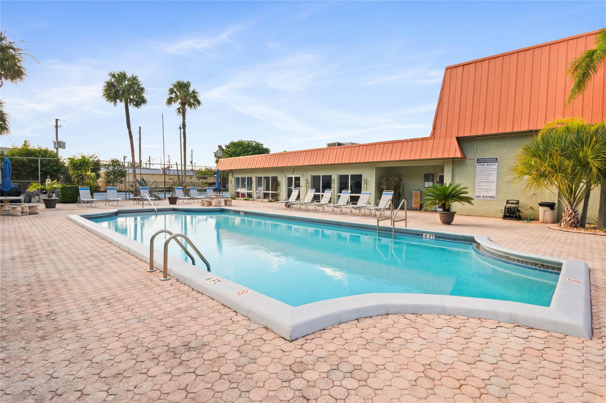RACQUET CLUB - Residential Lease