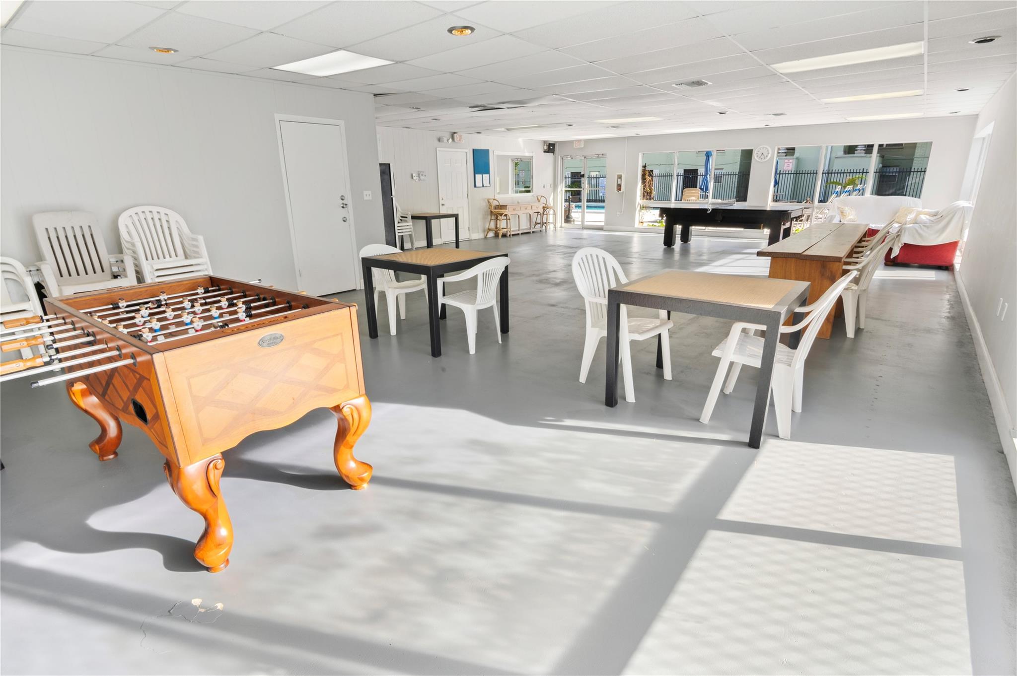 RACQUET CLUB - Residential Lease