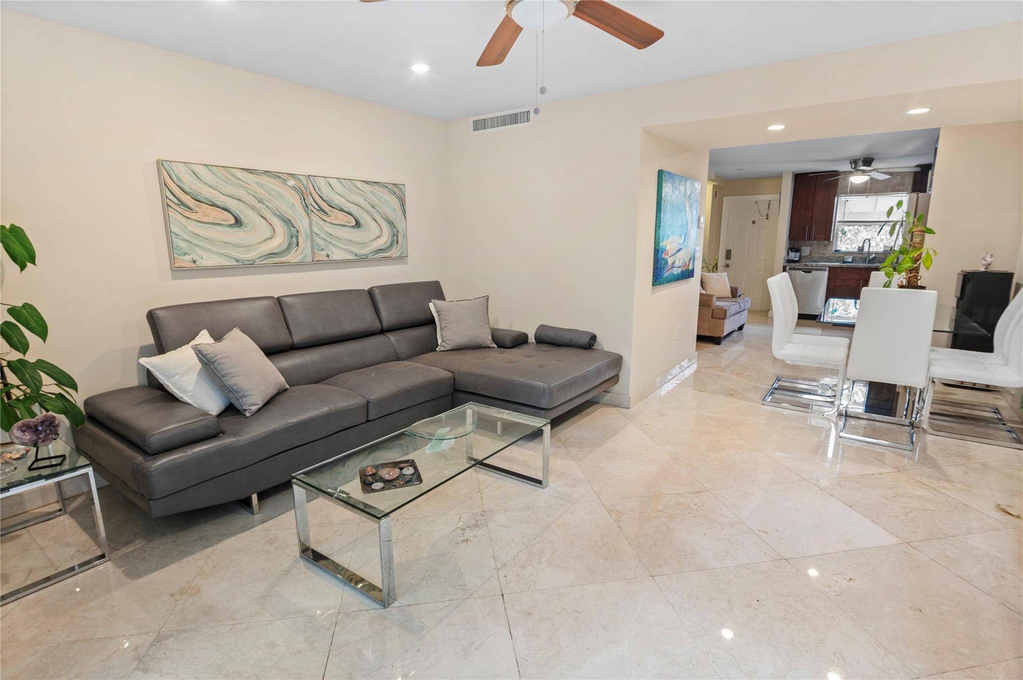 RACQUET CLUB - Residential Lease