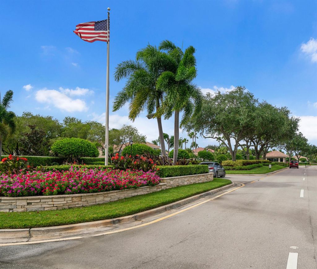 Photo of 154 Eagleton Court, Palm Beach Gardens, FL 33418 (MLS # R10972647)