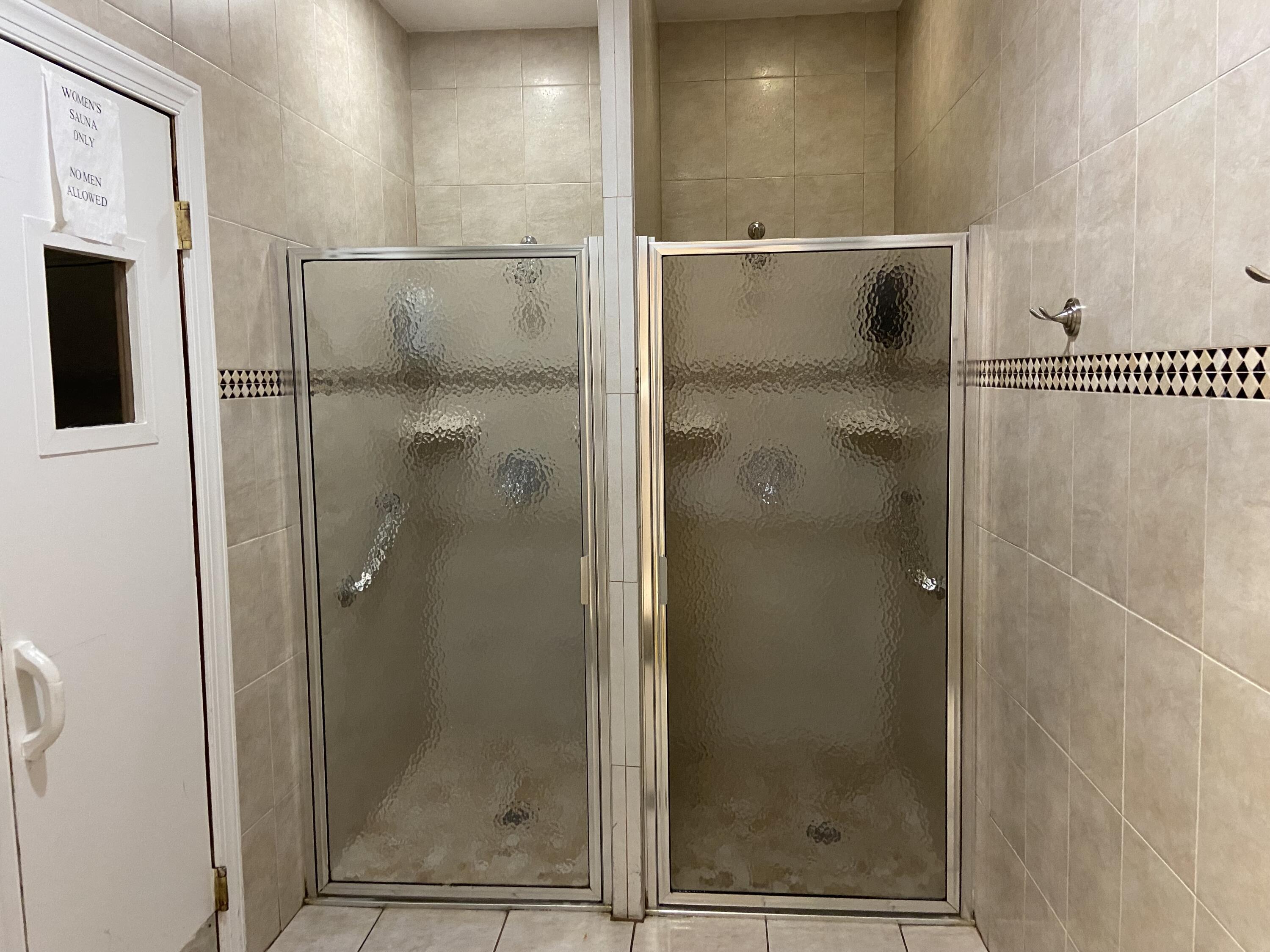 CRESTHAVEN VILLAS CONDO 2 - Residential Lease