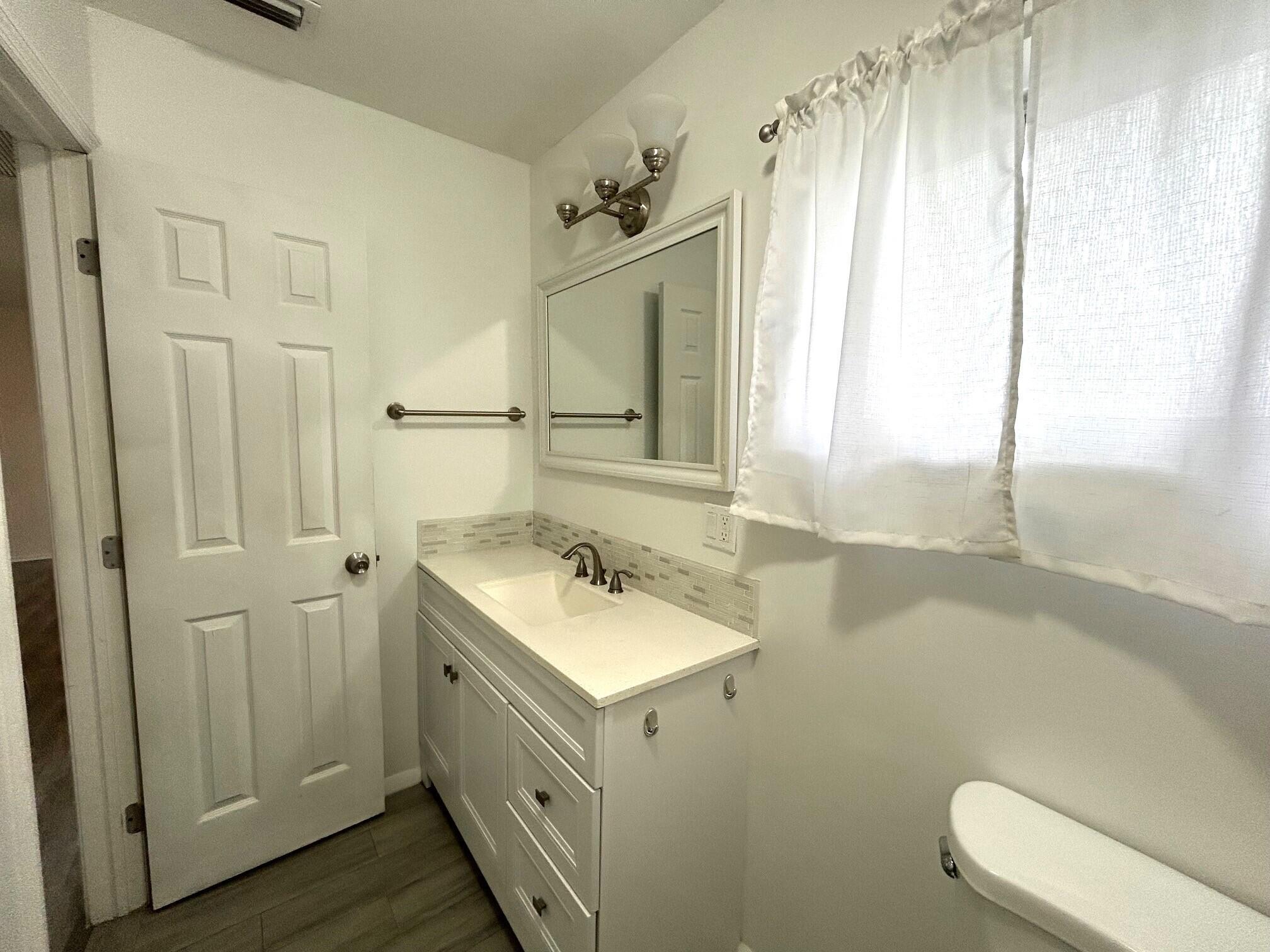 CRESTHAVEN VILLAS CONDO 2 - Residential Lease