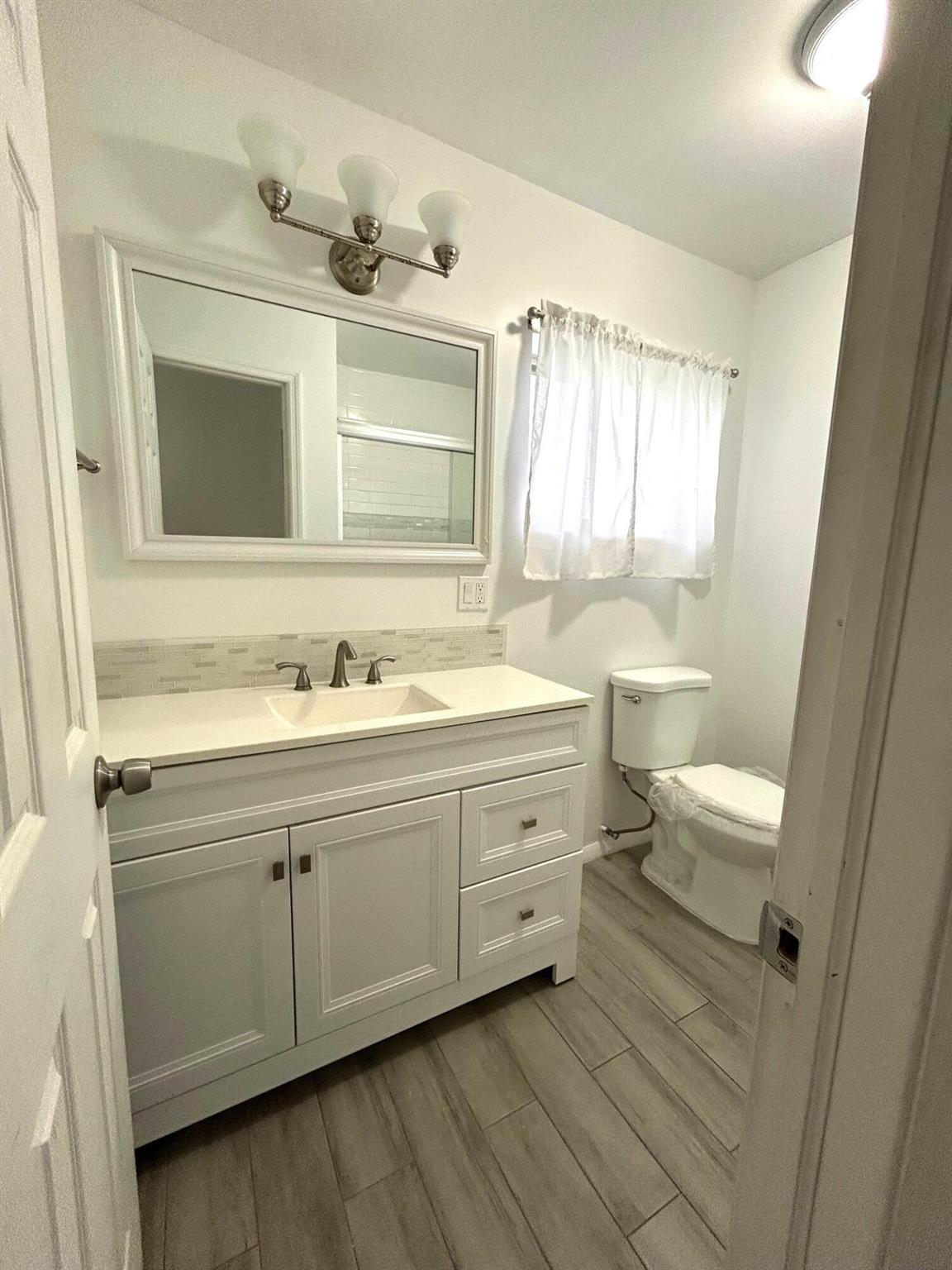 CRESTHAVEN VILLAS CONDO 2 - Residential Lease