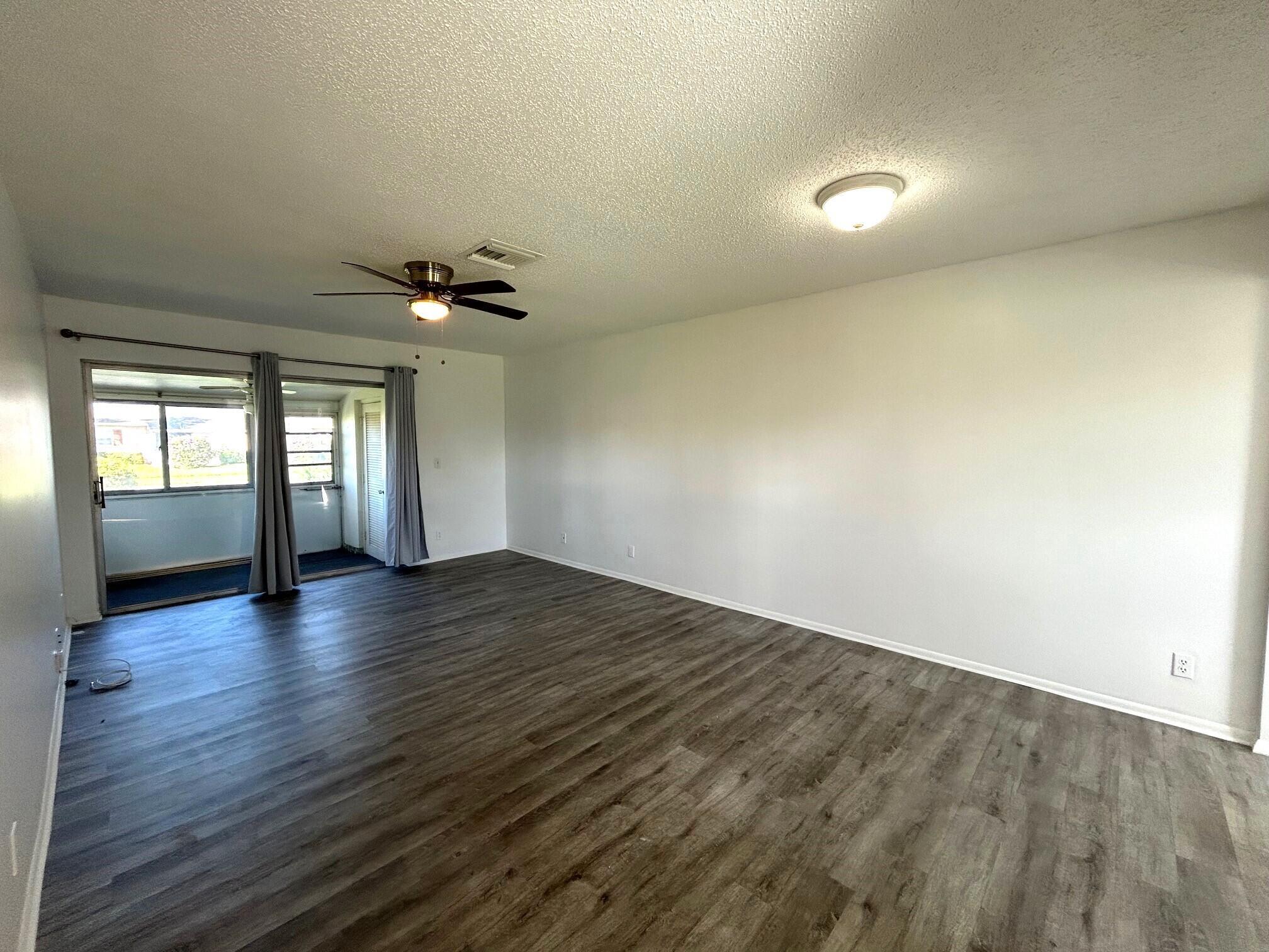 CRESTHAVEN VILLAS CONDO 2 - Residential Lease