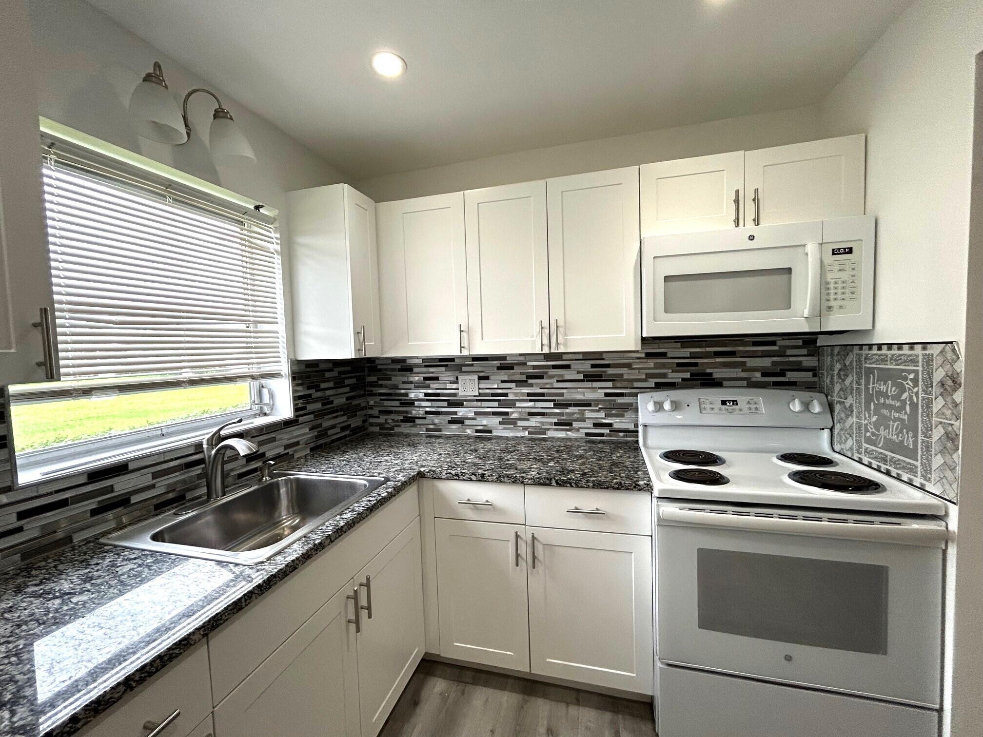 CRESTHAVEN VILLAS CONDO 2 - Residential Lease