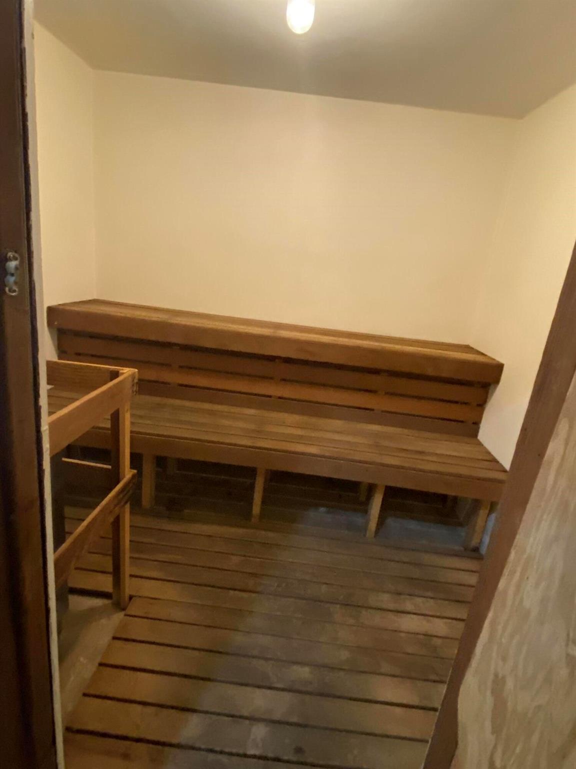 CRESTHAVEN VILLAS CONDO 2 - Residential Lease