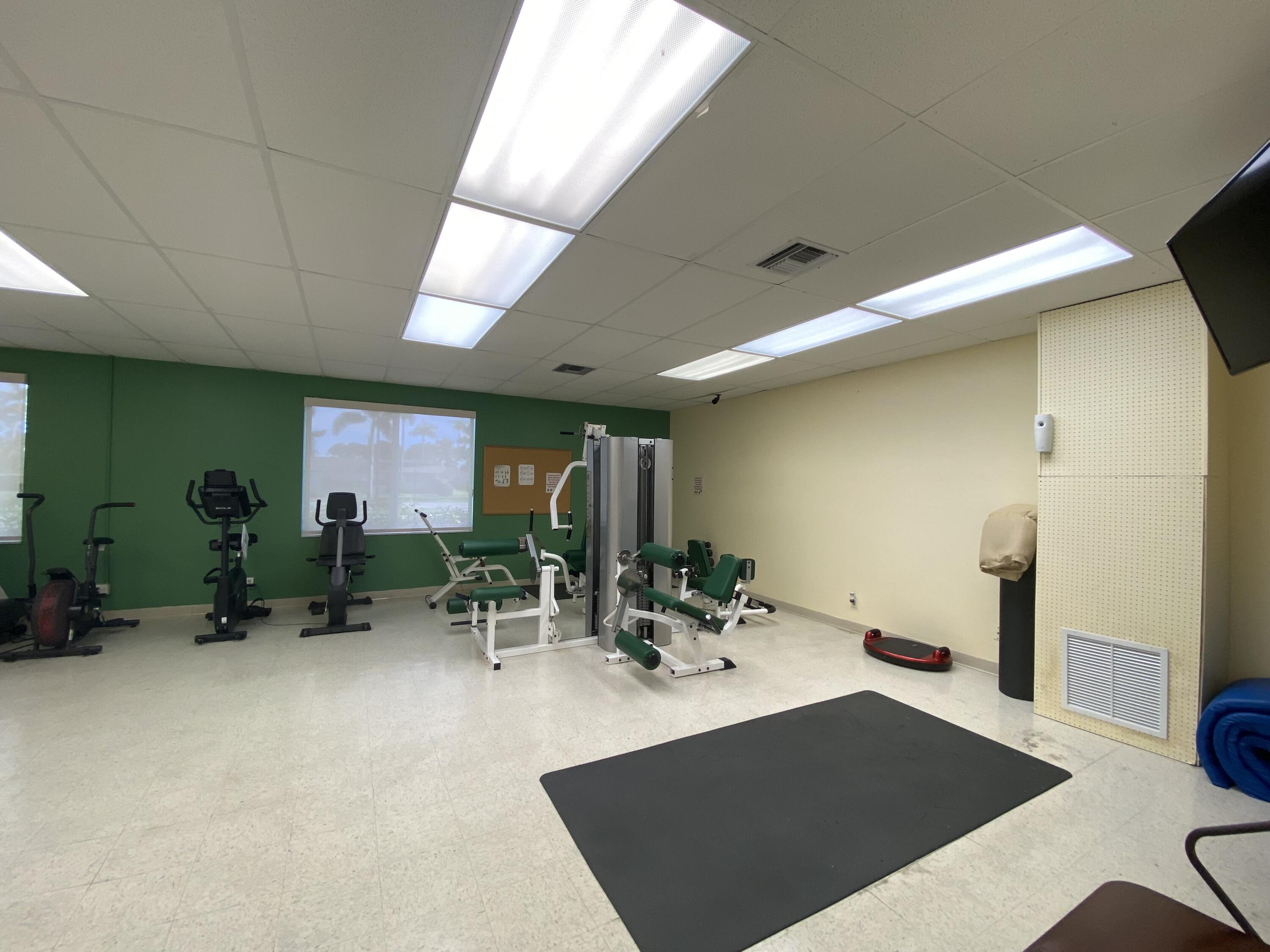 CRESTHAVEN VILLAS CONDO 2 - Residential Lease