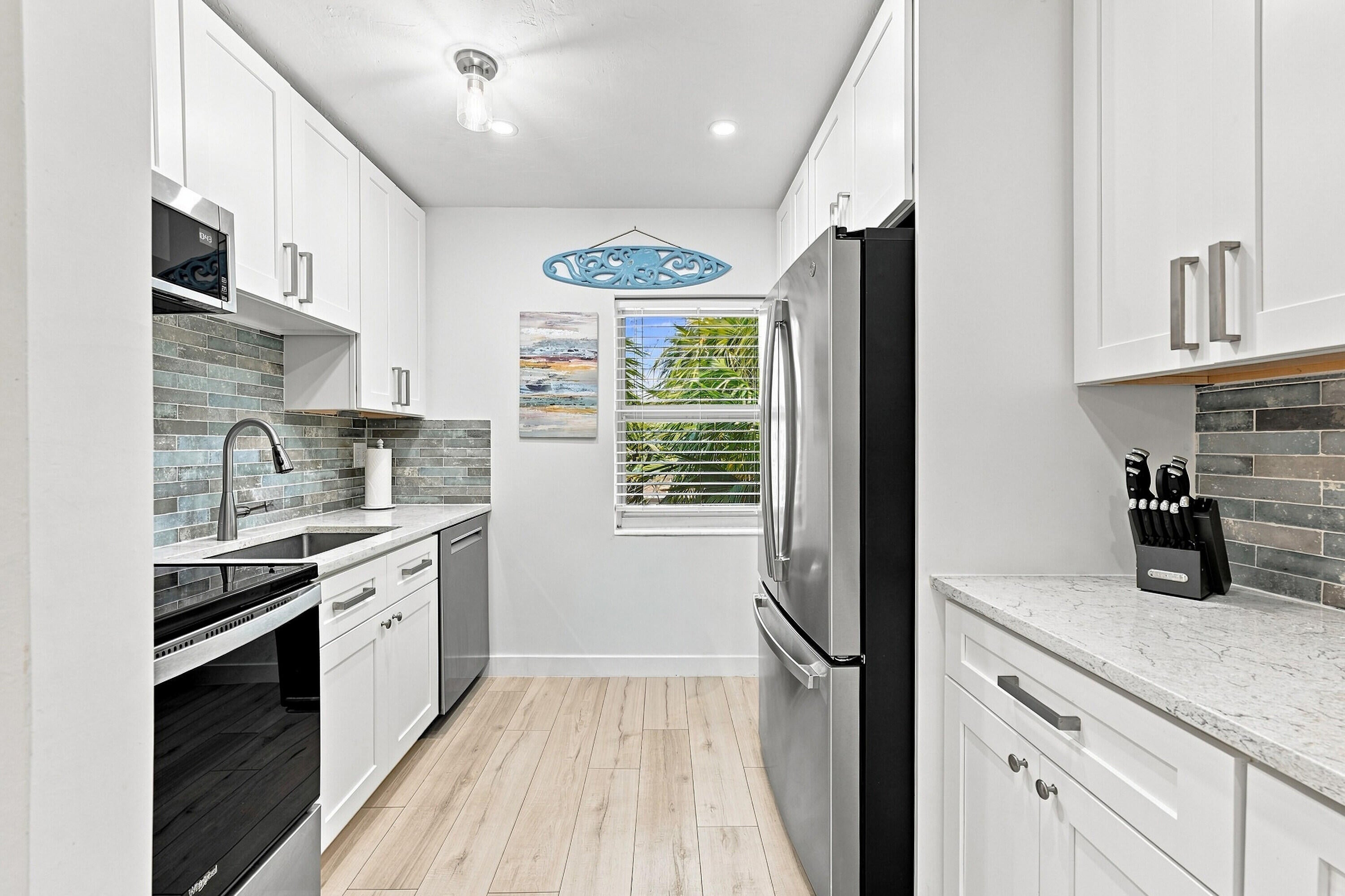2060 NE 1st Street 1-8, 10-20