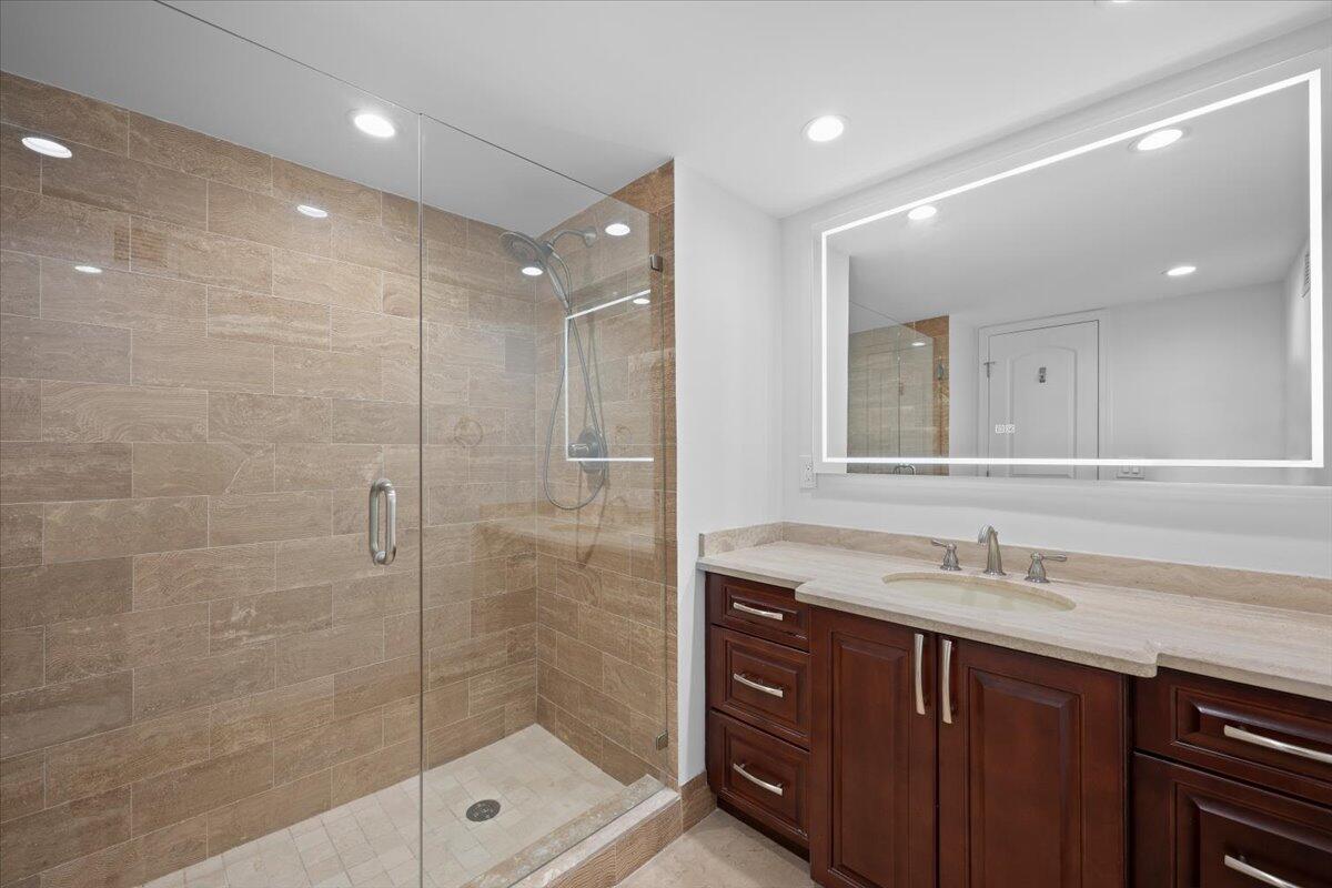 OCEAN TOWERS CONDO - Residential